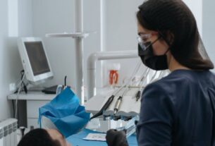 zalety leczenia kanałowego pod mikroskopem