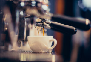 Ekspres do kawy hotelowy - automatyczny czy kolbowy?