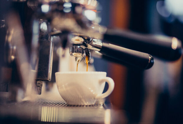 Ekspres do kawy hotelowy - automatyczny czy kolbowy?