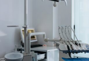 Ile wizyt potrzeba, aby założyć licówki?